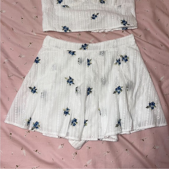 Ruffled Floral two-piece set - Picture 3 of 6